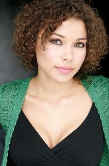 Jessica Parker Kennedy Pic