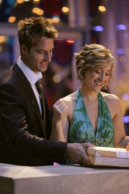 Oliver Queen gives Chloe a nice gift on her birthday