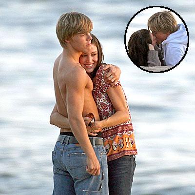 Seen here Shannon Elizabeth and Derek Hough are making out