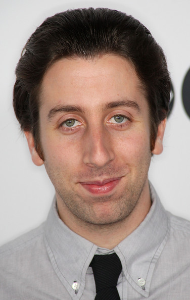 A picture of the lovable and goofy Simon Helberg one of the stars of The