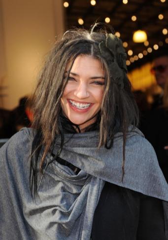 Jessica Szohr invited shoppers