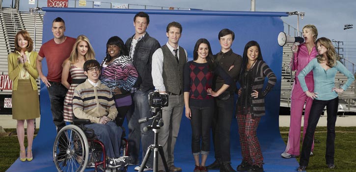 Say hello to the entire Glee cast. All actors and actresses pose for this 